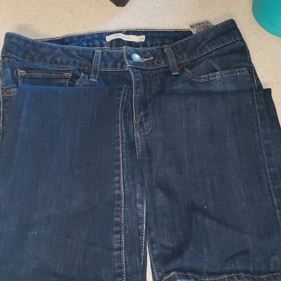 Levi's - Picture 2 of 6